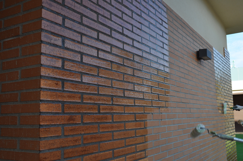 Pintura de fachada de ladrillo en casa en Caballito CABA trabajo profesional Calderon y Silva